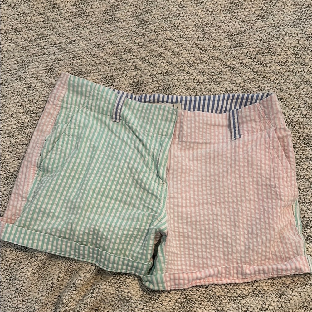 Vineyard Vines Shorts in Green and Pink Stripe with Textured Fabric
